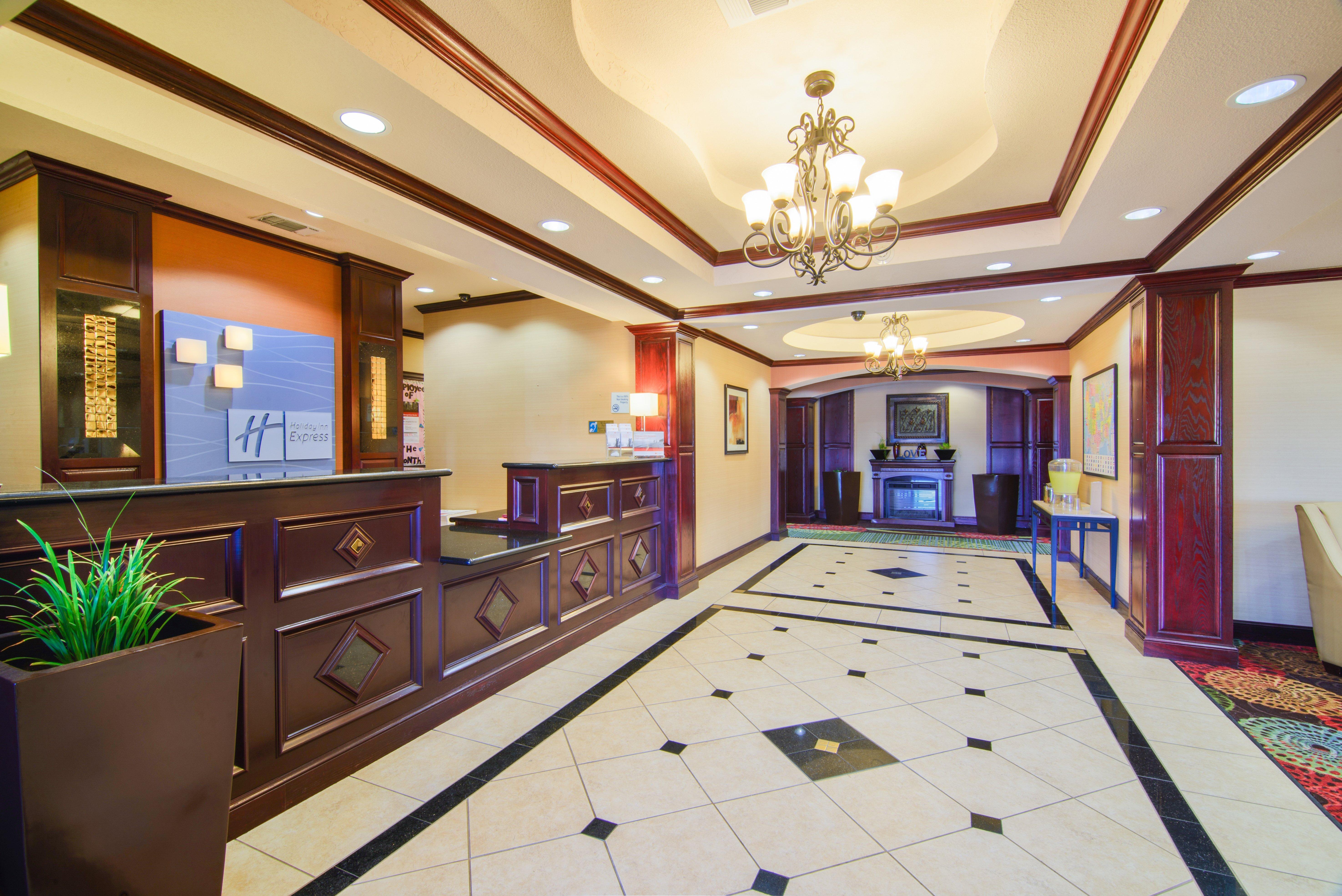 Holiday Inn Express Hotel & Suites Terrell By Ihg Exterior foto