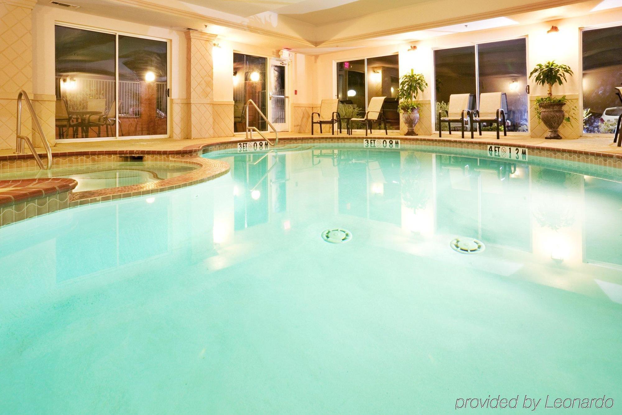 Holiday Inn Express Hotel & Suites Terrell By Ihg Exterior foto